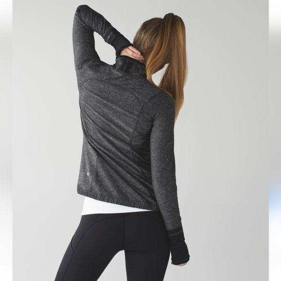 Lululemon Pace Pusher 1/2 zip Pullover. Black and dark grey. Size 6. - Picture 2 of 12